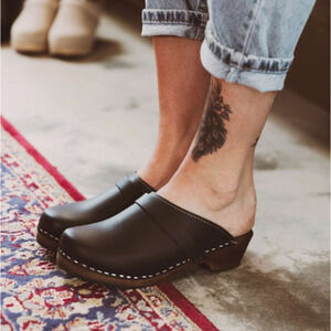 Lotta Womens Classic‎ Clogs EUC Size US 6 Black